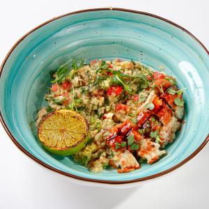 Табуле с кус-кусом в авторском стиле с угрем