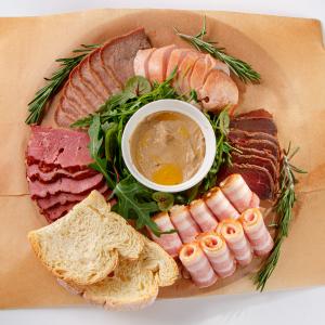 Плато мясное