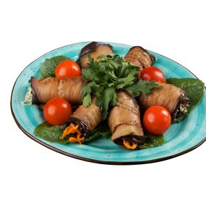 Ассорти из фаршированных баклажанных рулетиков