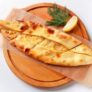 ПИДЕ С СЕМГОЙ И СЫРОМ